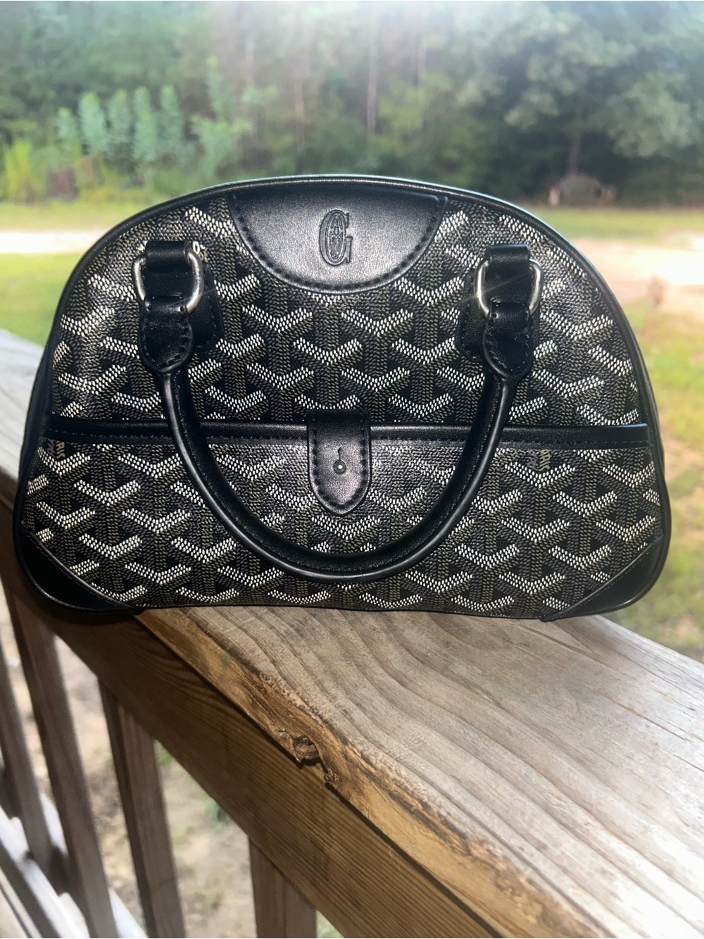 Source Unknown Black Patterned Dome Tote